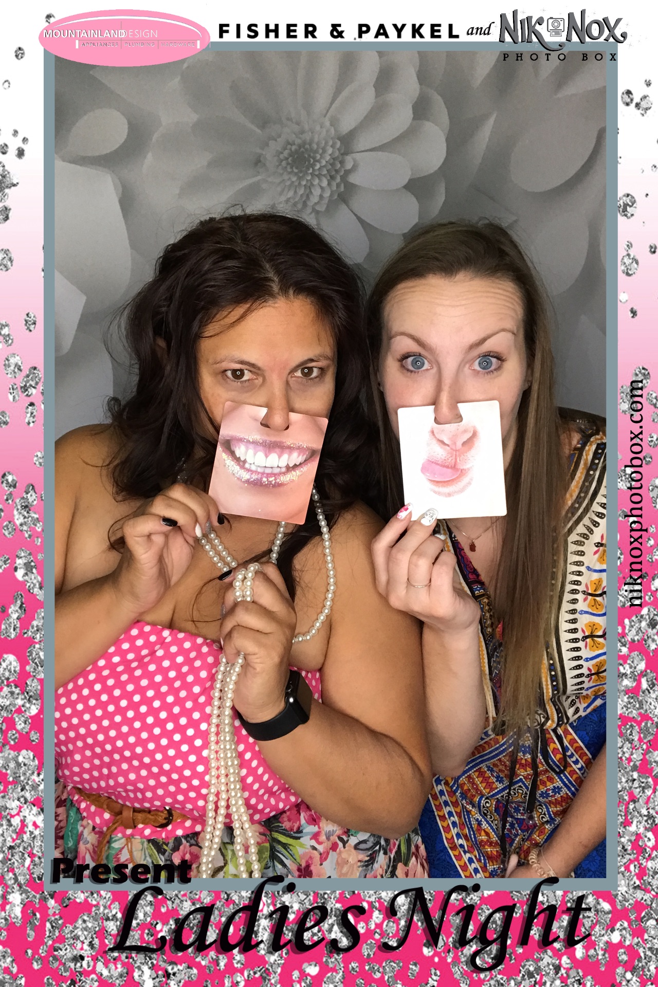 Ladies Night | View more photos from the event at gallery.niknoxphotobox.com/u/NiKnox-Photo-Box/Ladies-Night